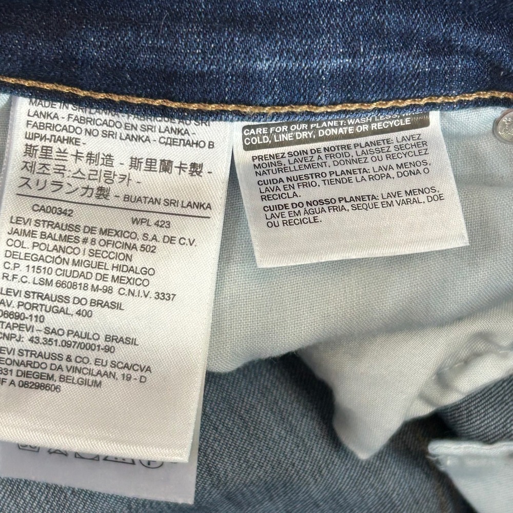 Levis Bermuda Shorts Womens 31 Dark Wash Blue Denim Stretch Mid Rise Casual - Picture 7 of 10